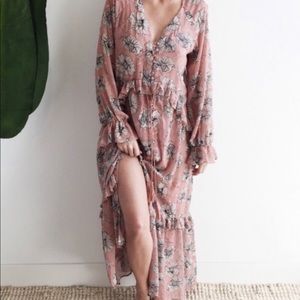 NWT 🌸 Endless Rose Blush Maxi Dress Size S